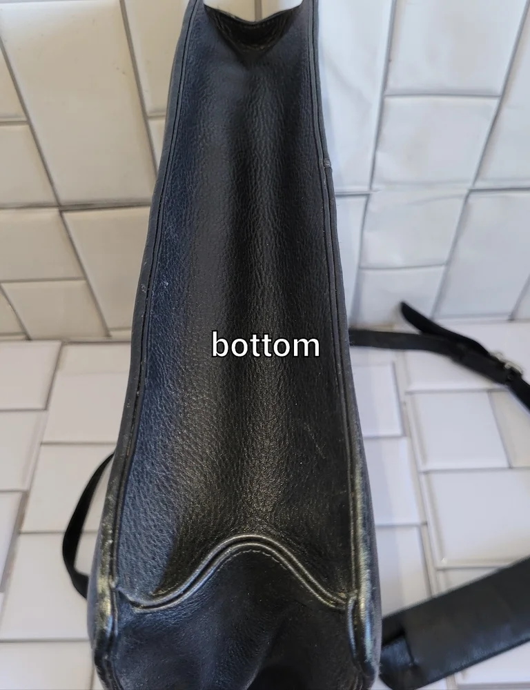 Medium Size Leather Briefcase Laptop Carrying Bag  Rectangular Shape Det…